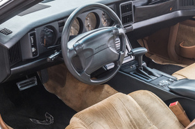 Pontiac Firebird (1994) - Das Cockpit weist oberflächlich kaum Gebrauchsspuren auf