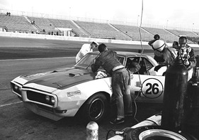 Pontiac Firebird 305 (1969) beim 24 Stunden Rennen von Daytona 1969 - Gesamtdritter mit Jon Ward und Jerry Titus