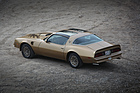 Pontiac Firebird Trans Am (1978) - im Gegensatz zum Filmauto von "Smokey and the Bandit" in Gold