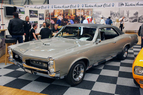 Pontiac GTO (1967) - über sechs Liter Hubraum und Leistung zum Abwinken machten diesen Wagen zum idealen Dragstrip-Racer - in der Clubshow - Oldtimer- und Teilemarkt Fribourg 2014