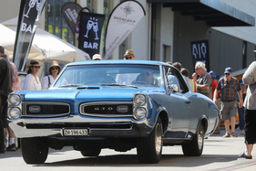 Pontiac GTO (1967) - übereinander angeordnete Scheinwerfer und drei Buchstaben machen ihn unsterblich - Older Classics August 2024