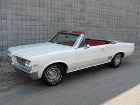 Pontiac Le Mans Convertible (1964) - als Lot 3010 an der RM Auction Fort Lauderdale am 6./7. April 2018