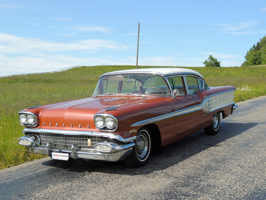 Pontiac Star Chief (1958) - vorgesehen für die Versteigerung der Oldtimer Galerie in Toffen am 26. April 2014