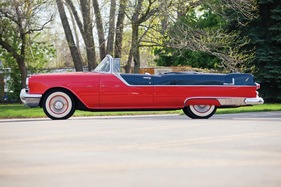 Pontiac Star Chief Convertible (1955) - als Lot 113 an der RM Auction Motor City vom 26. Juli 2014