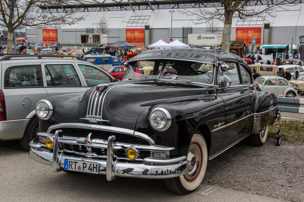 Pontiac Streamliner De Luxe Sedan Coupe (1949) – Retro Saisonauftakt 2025