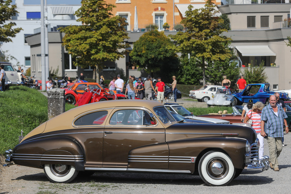 Pontiac Streamliner Sedan Coupe (1942) – Albisgütli Classic Cars & Bikes Oktober 2023