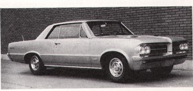 Pontiac Tempest Le Mans GTO 32/325 HP-V8-Motor 1 Vierfachvergaser (1964)