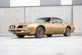 Pontiac Trans Am 'Solar Gold' (1977) - offered as lot 108 at the Artcurial Rétromobile Paris auction on February 2, 2024