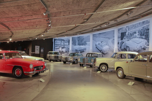 Ponton-Karosserien, Sportlichkeit und Luxus auf einen Blick - Sonderschau "Mercedes-Benz" im Pantheon Basel 2020/2021