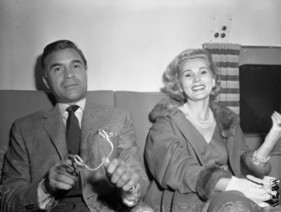 Porfirio Rubirosa und Zsa Zsa Gabor um das Jahr 1954 herum