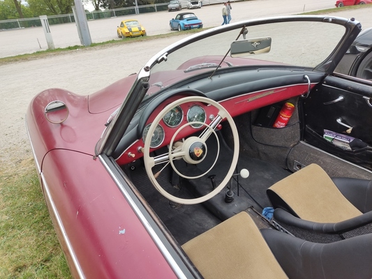 Porsche 356 A 1600 Speedster (1955) – herrlich ungekünstelter Zustand mit Lackplatzern auf der Tür – Porsche-Treffen Dinslaken 2022