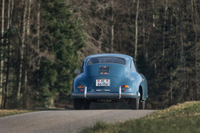 Porsche 356 A 1600 Super (1957) - die relativ kleine Heckscheibe beschränkt die Sicht nach hinten Porsche 356 A 1600 Super (1957) - die relativ kleine Heckscheibe beschränkt die Sicht nach hinten