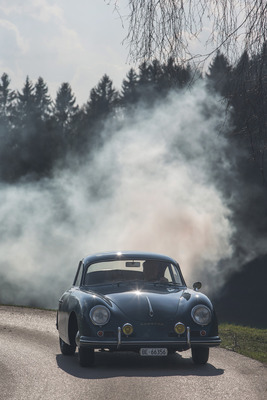 Porsche 356 A 1600 Super (1957) - keine Angst, der Rauch stammt nicht vom Porsche