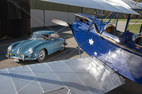 Porsche 356 A 1600 Super (1957) - sowohl der Porsche als auch der Flieger vertrauen auf gute Aerodynamik
