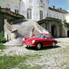 Bild: Porsche 356 C (1963) - Auch der 356 C wird auf der IAA gezeugt, die neue Modellreihe ist neben zahlreichen technischen Verbesserungen mit einer Vier-Scheiben-Bremsanlage ausgestattet