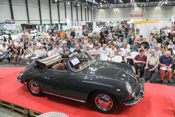 Porsche 356 C Cabriolet (1964) - als Lot 34 an der Swiss Classic World Versteigerung der Oldtimer Galerie Toffen in Luzern am 3. Juni 2023