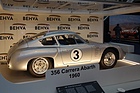 Porsche 356 Carrera Abarth (1960) – in der Ausstellung "Porsche Driven by Dreams"