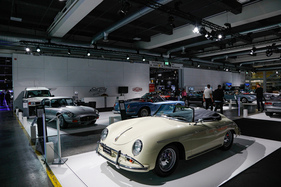 Porsche 356 Convertible D (1959) - gesehen auf dem Stand der Touring Garage - 38. Auto Zürich 2025