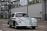 Porsche 356 Coupé "Gmünd" (1948) - im Buch "70 Jahre, 70 Ikonen" abgebildet (© Bruno von Rotz, 2018) Porsche 356 Coupé "Gmünd" (1948) - im Buch "70 Jahre, 70 Ikonen" abgebildet (© Bruno von Rotz, 2018)