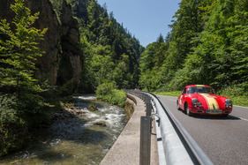 Porsche 356 SC (1963) - mit Startnummer 121 an der Ennstal-Classic 2017