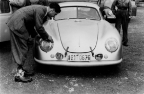 Porsche 356 SL (1951) - Kurz vor der Abfahrt in Stuttgart-Zuffenhausen zum ersten Werkseinsatz des Porsche 356 SL in Le Mans 1951