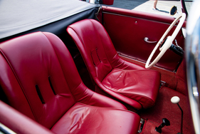Porsche 356 Speedster 1500 (1955) - bequeme Kübelsitze
