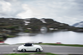 Porsche 356 Speedster 1500 (1955) - die Rundumsicht leidet bei montiertem Verdeck sehr