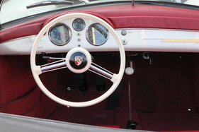 Porsche 356 Speedster 1500 (1955) - modifiziertes Cockpit-Layout für den Speedster