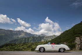 Porsche 356 Speedster (1955) - Schauspieler Patrick Dempsey am Steuer der Startnummer 053 an der Ennstal-Classic 2017
