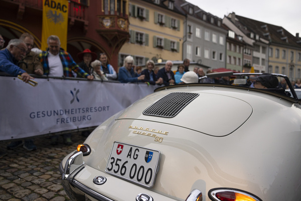Porsche 356 Super 90 Cabriolet mit passendem Kennzeichen - 16. Schauinsland Klassik 2023