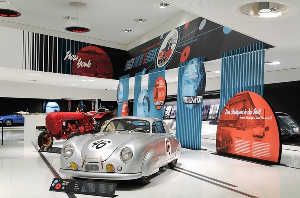 Bild: Porsche 356 an der Ausstellung "Porsche und die Fifties" im Porsche-Museum Stuttgart 2015