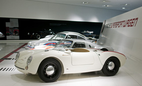 Bild zu Artikel Sonderschau „60 Jahre Supersportwagen“ im Porsche-Museum