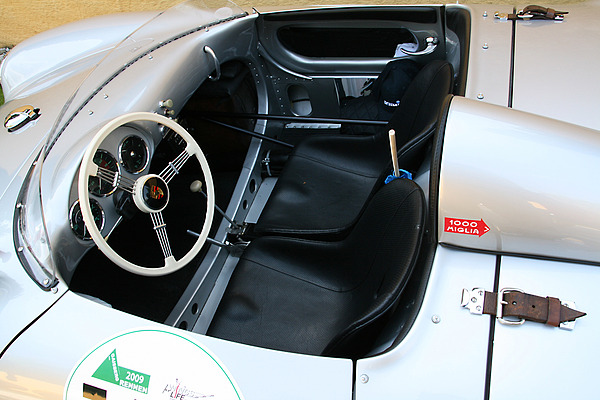 Porsche 550 - Interieur eines Teilnehmerfahrzeuges am Gaisbergrennen 2009