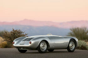 Bonhams versteigert am 3. März 2022 viel historisches Kulturgut und einen ganz besonderen Porsche