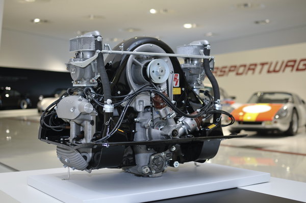 Porsche 550 Spyder (1958) - the Fuhrmann engine that is as legendary as the vehicle itself - shown in the Porsche special show "Super Sports Car"