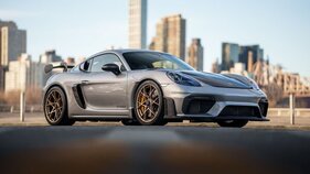 Porsche 718 Cayman GT4 RS Weissach (2023) - als Lot 210 an der Broad Arrow Amelia Island Auction 2025