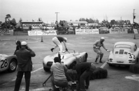 Bild: Porsche 718 RSK (1959) - Beim 12-Stunden-Rennen von Sebring belegt der 718 RSK die Plätze drei, vier und fünf im Gesamtklassement
