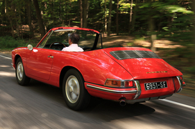 Porsche 901 Cabriolet Prototyp (1964) - sieht aus wie eine Fotomontage - das Auto existiert aber genauso