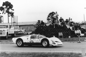Porsche 906 (1966) - Klassensieger Porsche Carrera 6 (906) mit Hans Herrmann (12 Stunden von Sebring 1966)