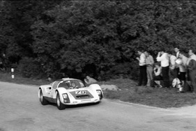 Porsche 906 (1966) - Rudi Lins auf dem Porsche Carrera 6 beim Gaisbergrennen 1968