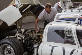 Porsche 906 (Carrera 6) (1966) - Warmlaufen lassen