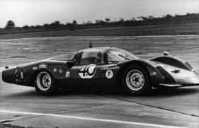 Porsche 906 Langheck (1967) - Langheckversion des Mittelmotorsportwagens mit Rico Steinemann am Steuer