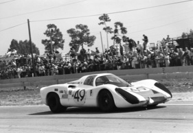 Porsche 907 (1968) - Der Siegerwagen Porsche 907 Nummer #49 mit Jo Siffert und Hans Herrmann. Der Vorsprung war 10 Runden! (12 Stunden von Sebring 1968)