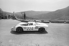 Bild: Porsche 907-8 (1968) - Die Porsche-Werksmannschaft gewinnt 1968 die Targa Florio und damit auch den "Coppa Florio"-Pokal, welcher einen Ehrenplatz in Ferry Porsches Arbeitszimmer erhält