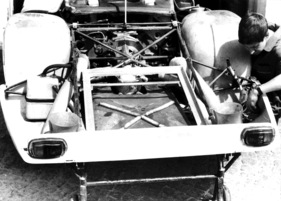 Porsche 907 LH (1968) - Blick auf den hinteren Teil des Chassis der Langheckversion