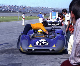 Porsche 908/02 Chassis #015 (1972) beim 6 Stunden Rennen von Daytona 1972 - Letzte Kontrollen vor dem Start