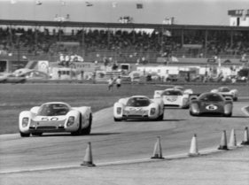 Porsche 908 KH (1968) - Kampf in den ersten Stunden, Siffert und Bonnier führen das Feld bei den 24 Stunden von Daytona an