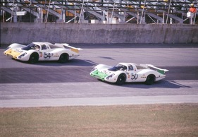 Porsche 908 LH (1969) beim 24 Stunden Rennen von Daytona 1969 - Die Langeheck 908er von Jo Siffert und Hans Hermann mit Nummer #50 und #54 von Rolf Stommelen und Kurt Ahrens Jr.