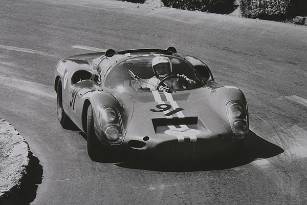 Porsche 910 starteten mehrach am Bergrennen Mollis-Kerenzerberg