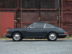 Porsche 911 (1966) - offered as lot 371 at the RM/Sotheby's auction in Monterey on August 17, 2019
